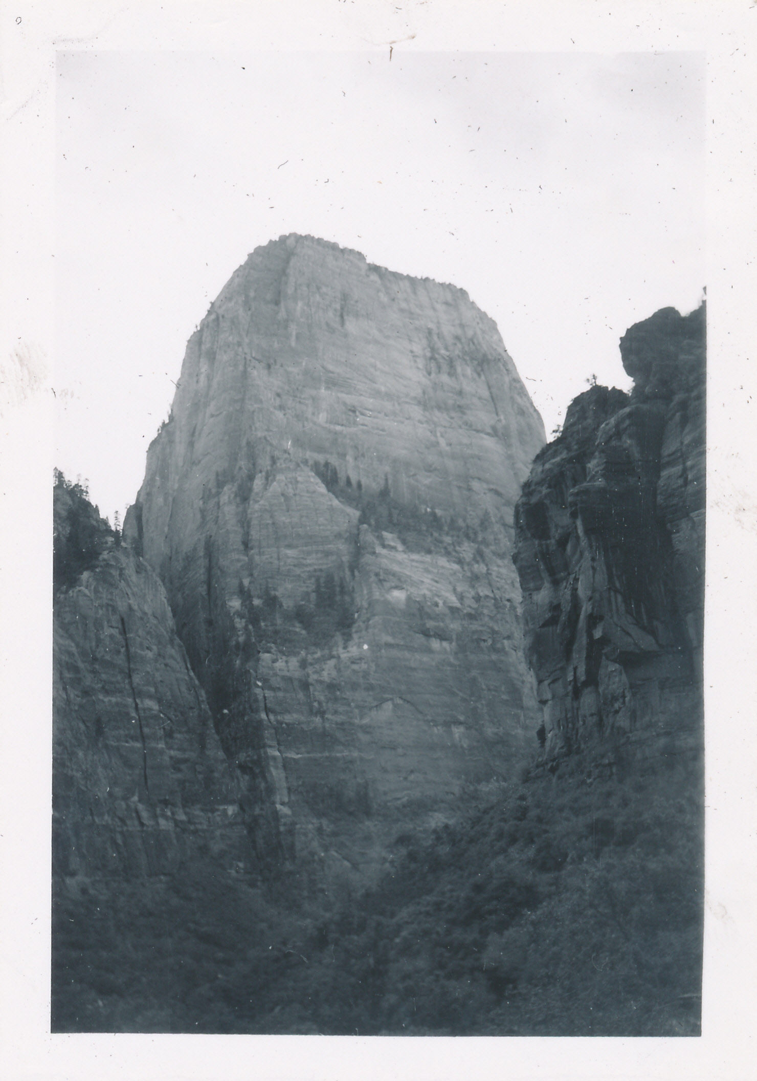 how high is angels landing zion